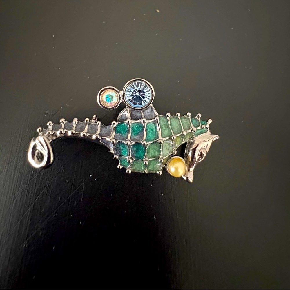Vintage Liz Claiborne Blue & Green Seahorse Pin Brooch Gently Used - Picture 5 of 6